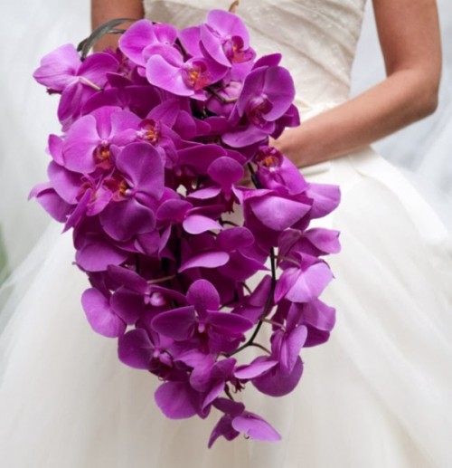 30-trendy-and-gorgeous-radiant-orchid-wedding-ideas-1-500x517