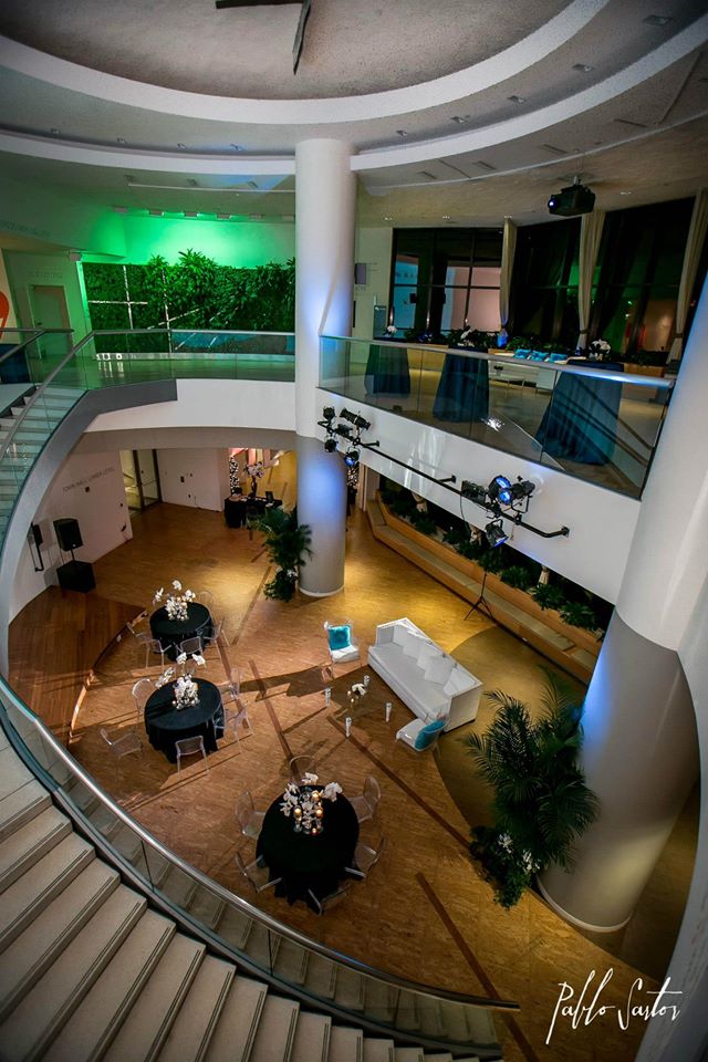 Pablo Sartor Photography, Blue Martini, Bright Occasions, Edge Floral Event Designers