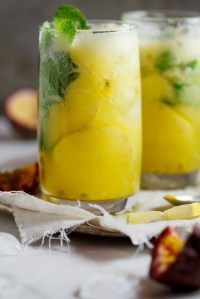Fresh-pineapple-passionfruit-mojito