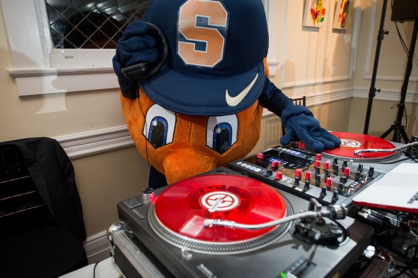 Emily Clack Photography, Bright Occasions Real Wedding, The Whittemore House DC